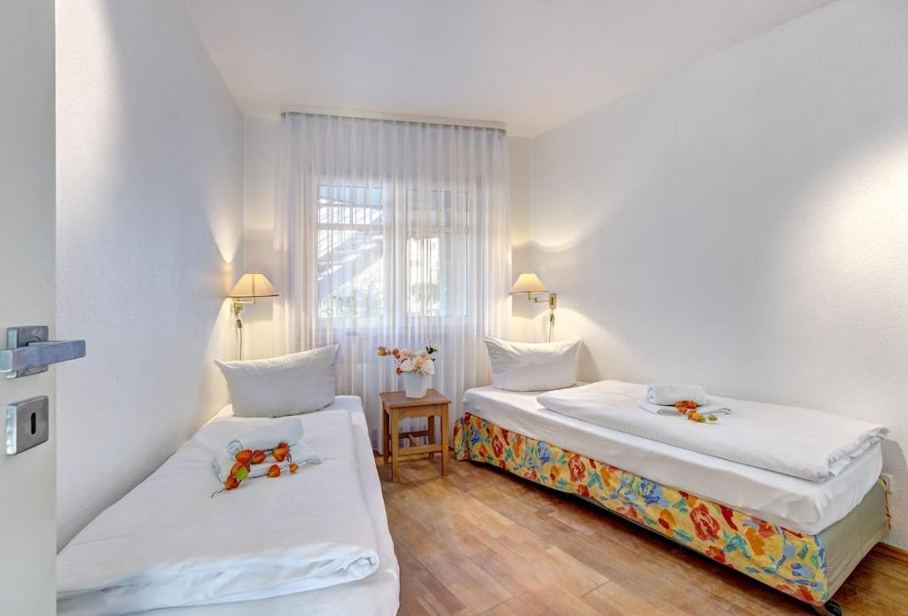 Grosse Schoene 3 Zimmer Ferienwohnung - 100 Qm - In Strandnaehe Fuer 6 Personen!! Heringsdorf  Extérieur photo